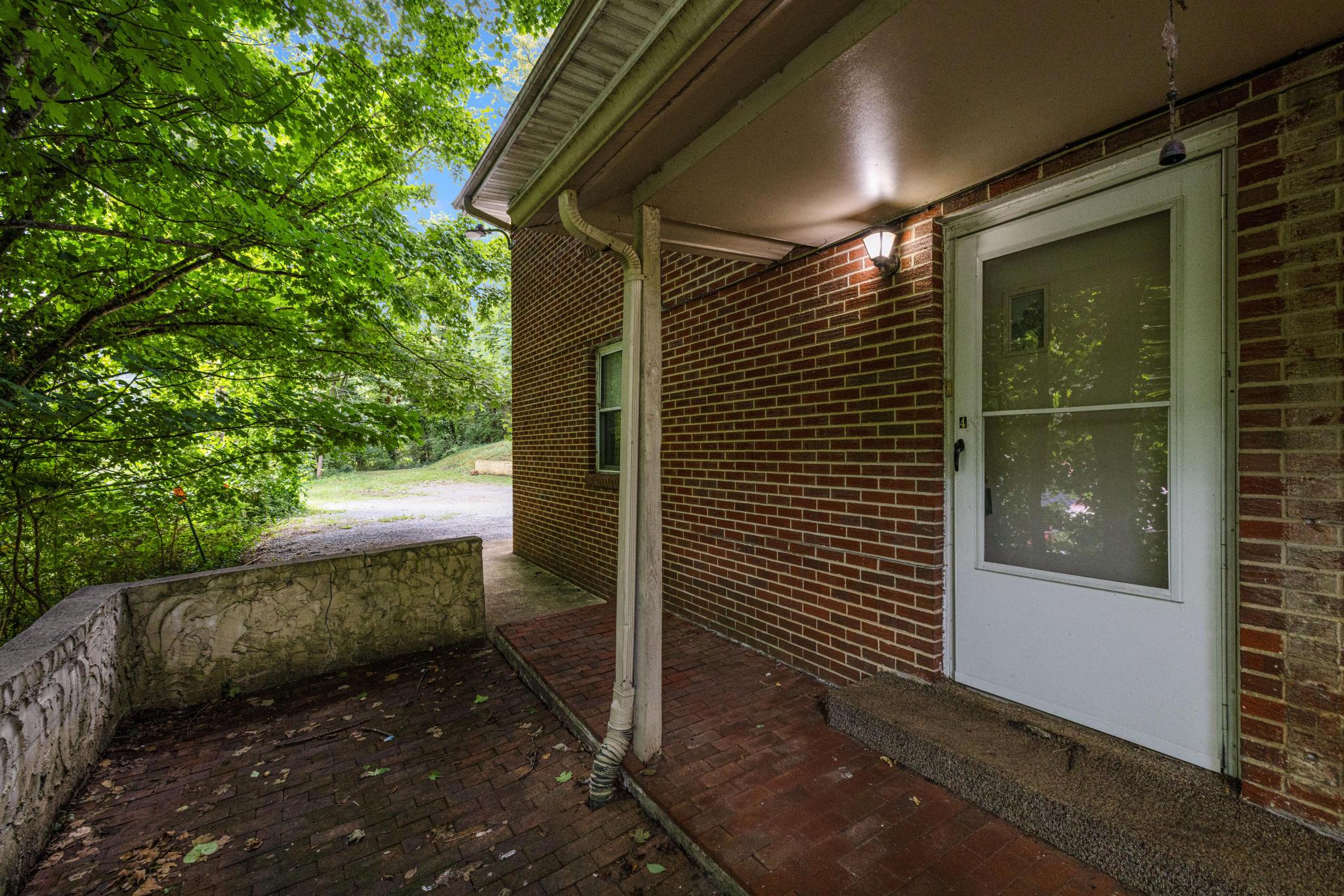131 Captain Avenue - 4